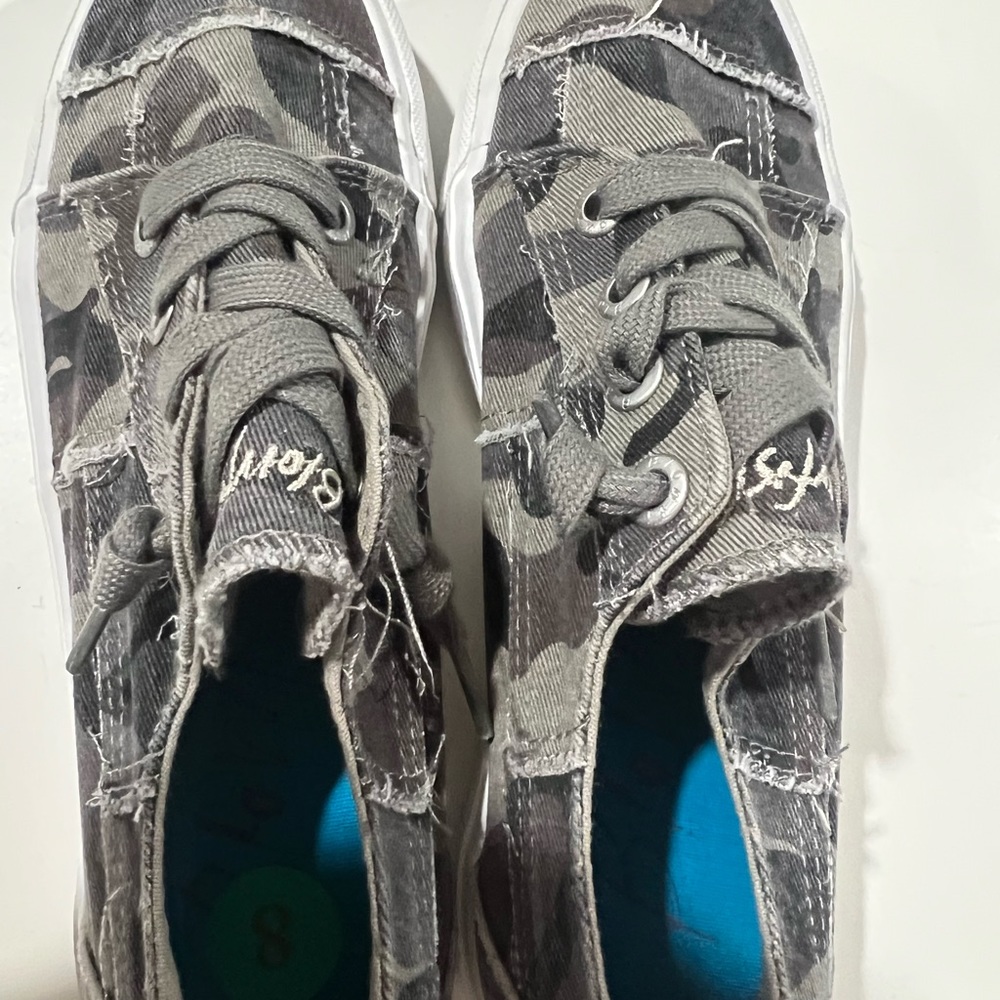 Blowfish camo sneakers not worn